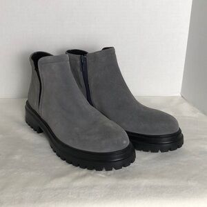 New VANELI Women's 9.5 Narrow Grey Zilla Waterproof‎ Suede Pull On Booties